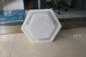 什么樣的六角塊護(hù)坡模具質(zhì)量才好？
