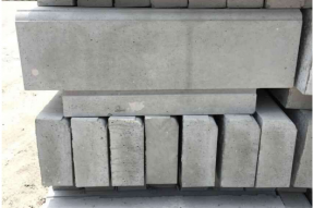 預制路緣石模具上的腰線的設(shè)計是否有利于使用